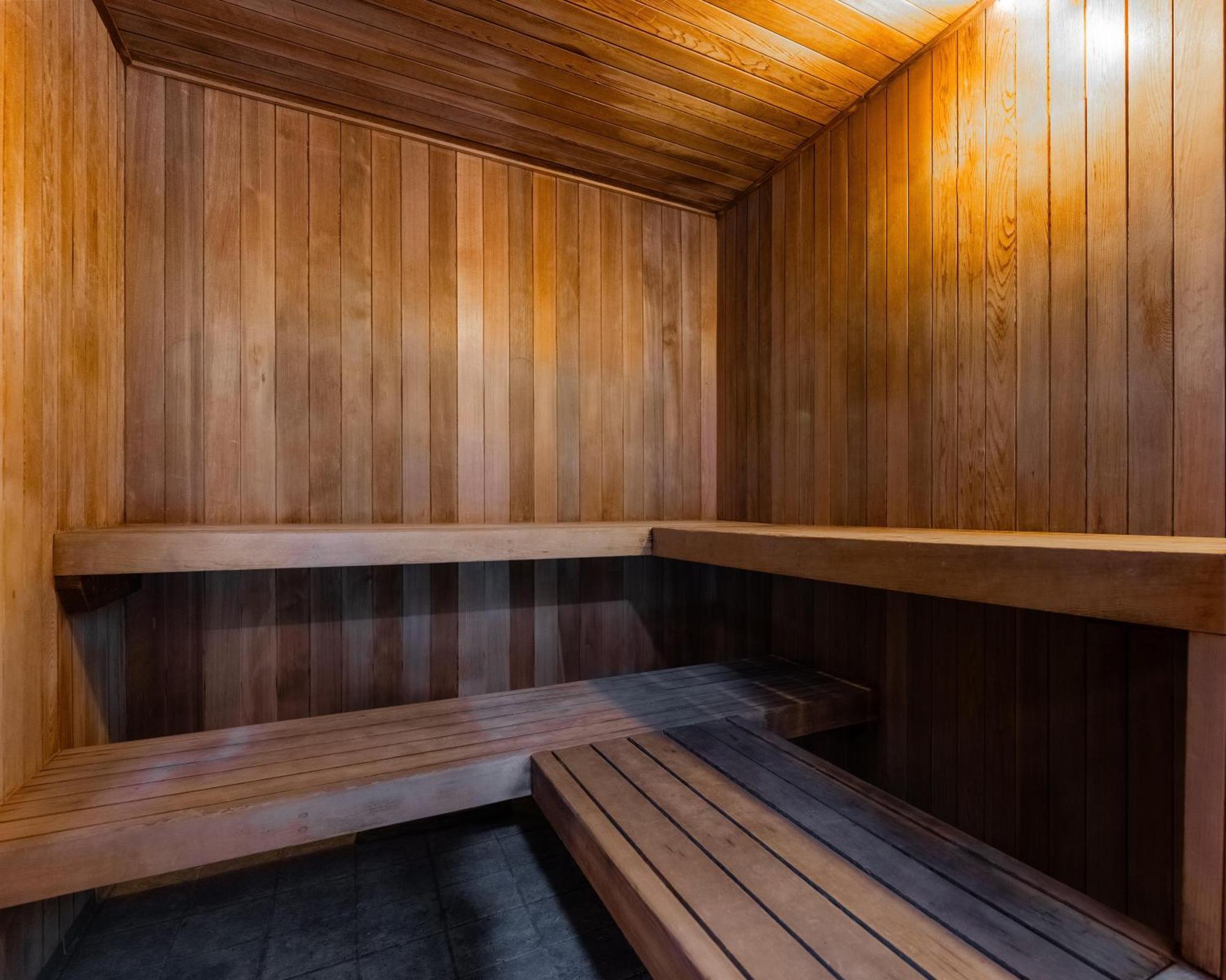 Alpenglow Lodge Sunny Studio With Sitting Area By Mva Whistler Exterior photo